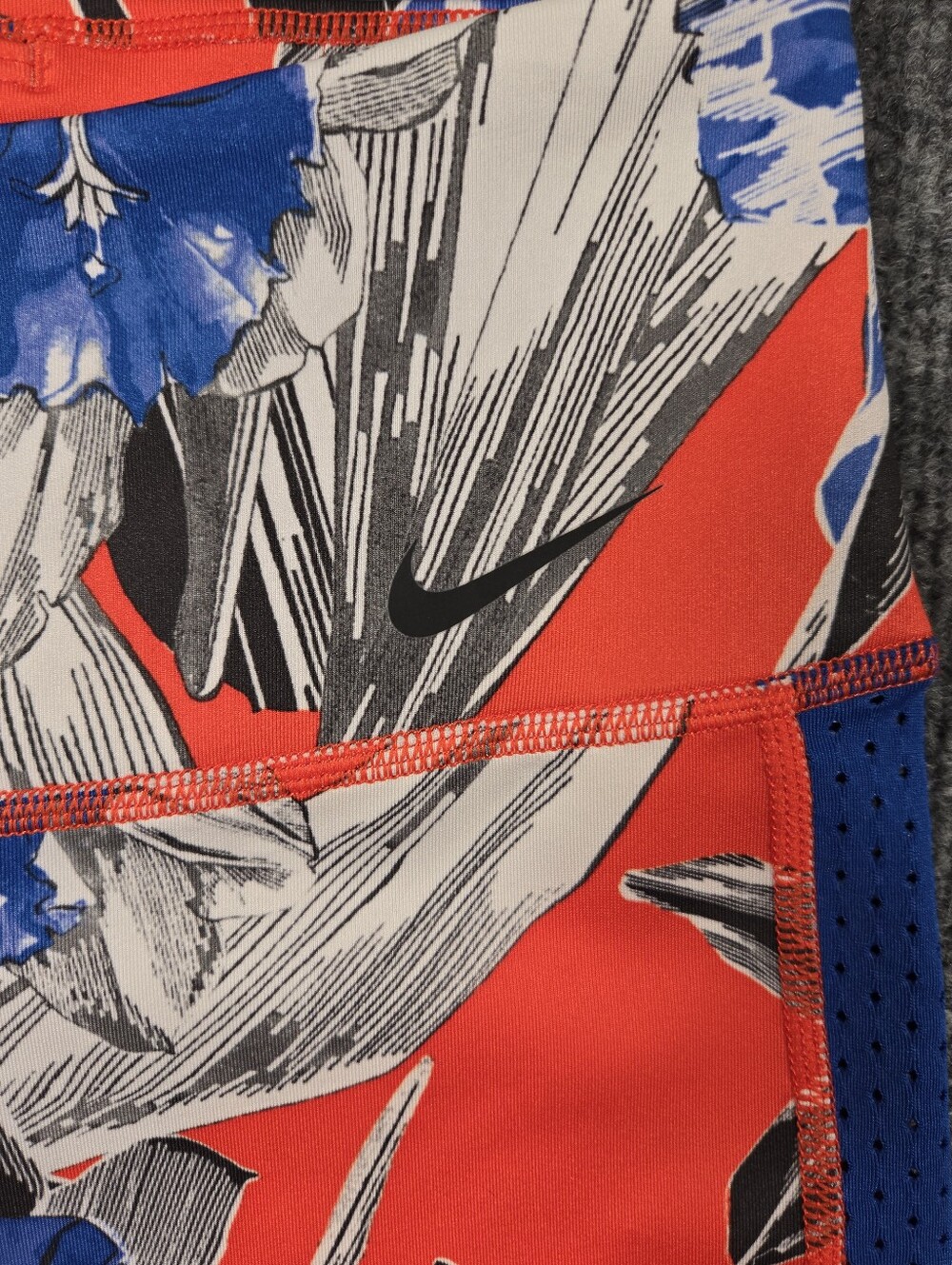 Nike Hyper Femme Floral Cropped Windrunner Jacket & Leggings Track Matching Set - Picture 6 of 15